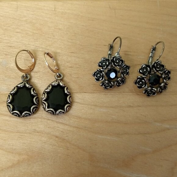 Black Stone Silver Tone Earring Lot Set 2 Floral Goth Whimsigoth Dark Academia - Picture 1 of 8